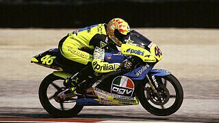 1. GP: 31. März 1996 - Valentino Rossi fährt sein erstes Rennen in der Motorrad-Weltmeisterschaft. Mit Rang sechs in Shah Alam liefert er eine echte Talentprobe ab., Foto: Milagro