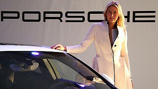Maria Sharapova und der Porsche Panamera