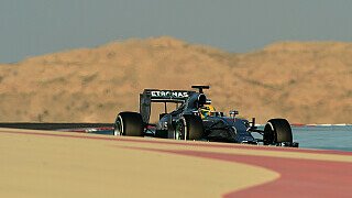 Lewis Hamilton ist der König der Wüste an Tag drei in Bahrain. Mit seiner Bestzeit von 1:34.263 Minuten distanzierte er nicht nur die Konkurrenz, sondern unterstrich einmal mehr die derzeitige Vormachtstellung Mercedes'. 67 Runden gelangen Hamilton, jedoch lief nicht alles nach Plan. Ein Hydraulik-Problem verhinderte eine Rennsimulation am Nachmittag. Dennoch zeigte sich der Brite zufrieden: "Es war schön, heute eine gute Runde zusammenbekommen zu haben, denn insgesamt scheinen wir weniger Grip zu haben als im vergangenen Jahr. Aber das Auto scheint gut auf meinen Fahrstil zu reagieren." Überschwänglich werden will Hamilton trotz der positiven Anzeichen noch nicht: "Wir können erst in Melbourne genau sagen, wo wir stehen. Deshalb fokussieren wir uns einfach darauf, unser Programm weiter zu absolvieren, positiv zu denken und nach vorn zu schauen.", Foto: Sutton