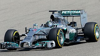 Nico Rosberg krönte sich bei den Formel-1-Testfahrten in Bahrain zum König der Wüste. Auf den weichen Pirelli P Zero Yellow-Reifen schoss er mit seiner schnellsten Runde von 1:33.283 Minuten in unerreichte Spähren., Foto: Sutton