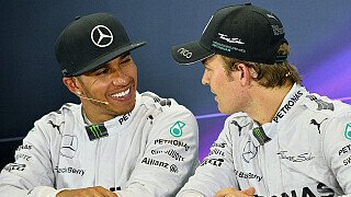 Lewis Hamilton: Heute auf der Pole zu stehen ist ein fantastisches Ergebnis für uns. Ich bin sehr stolz, die 100. Pole für Mercedes-Benz in der Formel 1 eingefahren zu haben. Es ist auch etwas ganz Besonderes, Nigels Marke an Pole Positions für einen britischen Fahrer einzustellen. 