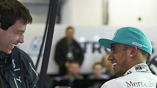 Lewis Hamilton: Ich bin sehr zufrieden, vor allem wenn es so regnet. Es war ziemlich schwierig, eine Runde richtig zu fahren, es fehlte immer wieder Grip. Es war eine knifflige Session, es hat mir aber sehr viel Spaß gemacht., Foto: Mercedes AMG