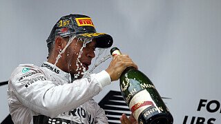 Lewis Hamilton: Es ist unglaublich, wie super das Auto läuft. Die Ergebnisse zeigen, wie hart gearbeitet wurde. Ich bin meistens gegen mich selbst gefahren und bin froh, dass Nico auch hier steht. Das sind wichtige Punkte für das Team. , Foto: Sutton