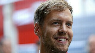 Sebastian Vettel: Ich hatte Glück, dass ich ihn vor Jahren beim Australien GP persönlich kennenlernen durfte. Einer von jenen Fahrern, der für viele Dinge bekannt ist. Vor allem der Rekord, dass er auf seinem eigenen Auto Weltmeister wurde, wird wohl ewig bestehen bleiben. Es wird in Zukunft keinen Fahrer geben, der in seinem eigenen Auto gewinnt. Die Zeiten haben sich geändert, aber auch damals war es schon eine großartige Leistung., Foto: Sutton