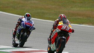 Irre! Lorenzo schlägt Marquez auf letzten Metern Irre! Lorenzo schlägt Marquez auf letzten Metern