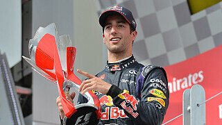 Als vierter Australier nach Jack Brabham, Alan Jones und Mark Webber gewann Daniel Ricciardo in Montreal einen Formel-1-Grand Prix. Damit trug sich der Red-Bull-Pilot als insgesamt 105. Fahrer in die Siegerlisten der Königsklasse ein., Foto: Sutton