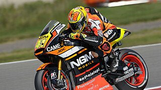 Forward: Aleix Espargaro fliegt auf Rang vier Forward: Aleix Espargaro fliegt auf Rang vier