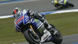 Lorenzo mit weiter Lederkombi schneller als Rossi Lorenzo mit weiter Lederkombi schneller als Rossi