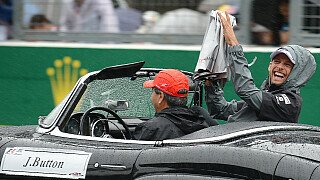 Jipi Regen!! Jenson Button hat in Japan seinen Spaß. , Foto: Sutton