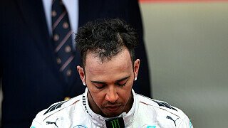 Daily Mail: Lewis wird zurück auf Platz drei gezwungen, die Umstände waren so außergewöhnlich, dass sie in die Geschichte der Formel 1 eingehen werden. Rosberg bekommt einen Sieg geschenkt, Jungs, was war da los?, Foto: Sutton