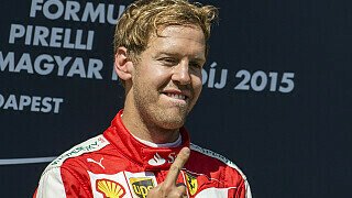 Gazzetta dello Sport: "Vettel, der Zauberer. Er hat für Ferrari und für Jules Bianchi gewonnen. Die Formel 1 liegt Vettel zu Füßen. Das ist das Ferrari, das Enzo Ferrari geliebt hätte." , Foto: Sutton