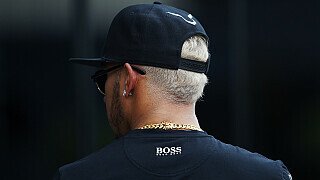 Lewis Hamilton ist jetzt blond - zweifellos ein Hingucker. Doch auffällige Haarmode gab es in der Formel 1 schon früher. Wir zeigen die heißesten Bilder!, Foto: Sutton