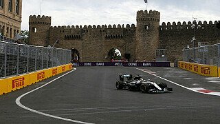 Baku-Fight: Runde 1 geht an Hamilton