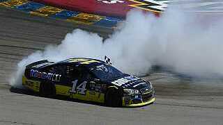 Toyota / SaveMart 350 - 16. Lauf