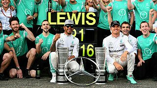 Lewis Hamilton hat es geschafft: Nach 12 Rennen hat der Brite nun mehr Siege in dieser Saison eingefahren als Teamkollege Nico Rosberg. Hamilton steht nach Hockenheim bei sechs Saisonsiegen, Rosberg bei fünf Triumphen., Foto: Sutton