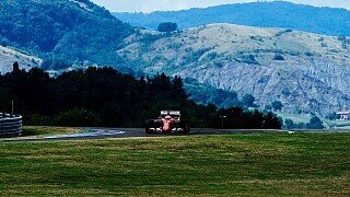 Ferrari testet breite Pirelli-Reifen Ferrari testet breite Pirelli-Reifen