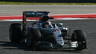 1. Training: Hamilton knapp vor Rosberg