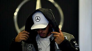 Hamilton bricht Reifentest in Abu Dhabi ab