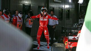 1 Jahr, 6 Monate und 6 Tage musste Ferrari auf einen Sieg warten, ehe Sebastian Vettel die Scuderia in Australien erlöste. 27 Rennen blieb Ferrari seit dem Singapur-Triumph 2015 sieglos. Doch es gibt noch längere Durststrecken, die die Roten verkraften mussten. Ein Rückblick., Foto: Sutton