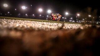 18. MÄRZ: KATAR-GP
Der Saisonauftakt erfolgt traditionell in Katar. Auf dem Losail International Circuit vor den Toren Dohas. Auch 2018 ist es das einzige Nachtrennen der MotoGP.
, Foto: Lekl