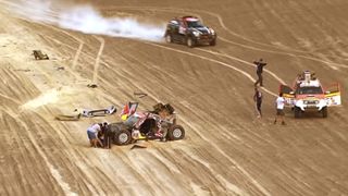 Heftiger Unfall bei der Rallye Dakar: Bryce Menzies crasht Mini Heftiger Unfall bei der Rallye Dakar: Bryce Menzies crasht Mini