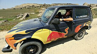 Formel 1: Aserbaidschan - Ricciardo und Verstappen im Lada Niva Formel 1: Aserbaidschan - Ricciardo und Verstappen im Lada Niva