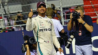 Lewis Hamilton stellt die Qualifying-Hackordnung in Singapur mit seiner Pole wieder her. Auch sonst sind die Gewinner der teaminternen Quali-Duelle in Singapur alte Bekannte - wer genau wen geschlagen hat, das gibt es hier., Foto: Sutton