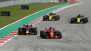 Platz 18 schien alles andere als eine gute Ausgangslage zu sein. Max Verstappen schien das beim Großen Preis der USA 2018 jedoch nicht zu stören. Der Niederländer flog regelrecht über den Asphalt des Circuit of the Americas und überholte seine Konkurrenten sowohl auf der Strecke, als auch per Strategie - und kam nur 1,2 Sekunden hinter Rennsieger Kimi Räikkönen ins Ziel. Aus 18 mach 18 hieß es damit für Verstappen, der mit Platz zwei ganze 18 Punkte sammeln konnte., Foto: Sutton Platz 18 schien alles andere als eine gute Ausgangslage zu sein. Max Verstappen schien das beim Großen Preis der USA 2018 jedoch nicht zu stören. Der Niederländer flog regelrecht über den Asphalt des Circuit of the Americas und überholte seine Konkurrenten sowohl auf der Strecke, als auch per Strategie - und kam nur 1,2 Sekunden hinter Rennsieger Kimi Räikkönen ins Ziel. Aus 18 mach 18 hieß es damit für Verstappen, der mit Platz zwei ganze 18 Punkte sammeln konnte., Foto: Sutton