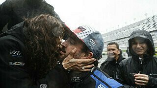 24h Daytona 2019: So feiert Fernando Alonso den Sieg im Regen 24h Daytona 2019: So feiert Fernando Alonso den Sieg im Regen