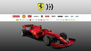 Ferrari veröffentlichte zum Launch wie jedes Jahr Studiofotos. Leider nehmen die Sponsorenlogos mehr Platz ein als das Fahrzeug, das viel zu dunkel abgelichtet ist., Foto: Ferrari