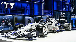 Die Formel 1 hat im italienischen Faenza eine lange Tradition. Heute präsentiert AlphaTauri in New York den AT04, das vierte Auto des 2020 neu gegründeten Teams. Die Geschichte von Faenza geht aber viel weiter zurück - bis zu den Anfängen des liebenswerten Hinterbänkler-Teams Minardi im Jahr 1985. Motorsport-Magazin.com blickt zurück auf die besten Autos aus Faenza., Foto: Red Bull Content Pool Die Formel 1 hat im italienischen Faenza eine lange Tradition. Heute präsentiert AlphaTauri in New York den AT04, das vierte Auto des 2020 neu gegründeten Teams. Die Geschichte von Faenza geht aber viel weiter zurück - bis zu den Anfängen des liebenswerten Hinterbänkler-Teams Minardi im Jahr 1985. Motorsport-Magazin.com blickt zurück auf die besten Autos aus Faenza., Foto: Red Bull Content Pool