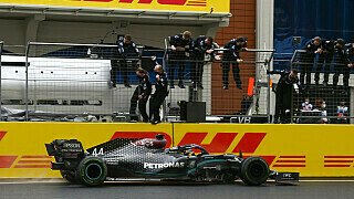 Lewis Hamilton hat in Istanbul seinen 94. Sieg in der Formel 1 und zugleich seinen siebten WM-Titel eingefahren. Der Mercedes-Fahrer gab nicht nur auf der Strecke den Ton an, sondern auch in der Berichterstattung nach dem Türkei GP., Foto: LAT Images