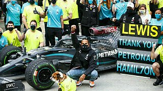 Lewis Hamilton hat erstmals seit 2016 gegen Nico Rosberg wieder eine WM-Niederlage eingesteckt. 2021 unterlag der Rekordweltmeister im letzten Rennen Max Verstappen. Wo gingen die entscheidenden Punkte verloren? Motorsport-Magazin.com blickt zurück auf die Rennen des Jahres 2021., Foto: LAT Images