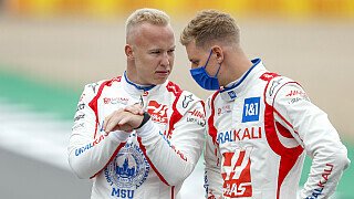 In Zandvoort erreichte der teaminterne Streit zwischen den beiden Haas-Piloten Mick Schumacher und Nikita Mazepin seinen bisherigen Höhepunkt. Wir fassen die Geschichte des Zweikampfs der beiden kompakt zusammen., Foto: LAT Images