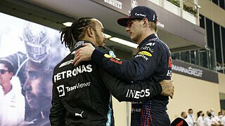 Die Pressestimmen zum Großen Preis von Abu Dhabi
Die Formel-1-WM ist entschieden: Max Verstappen triumphiert in einem dramatischen und kontroversen Finale in Abu Dhabi über Lewis Hamilton und behält trotz Mercedes-Protest seinen Titel. Wie die internationale Presse auf das Titeldrama reagiert. , Foto: LAT Images