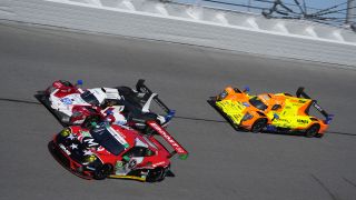 24h Daytona: Eine Runde im Oval mit dem BMW M4 GT3 24h Daytona: Eine Runde im Oval mit dem BMW M4 GT3