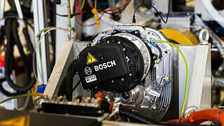 Bosch-Motorsport-Doku: Hinter den Kulissen der LMDh-Autos 
