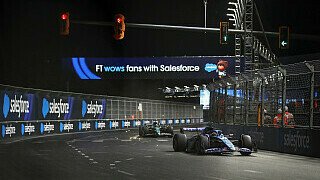 Ocon und Stroll feiern ab
Die Aufholjagd von Esteban Ocon in Las Vegas brachte ihm den vierten Platz ein. So weit vorne landete er seit seinem Podium in Monaco nicht mehr, überhaupt kam er seitdem über P7 nicht hinaus. Ein Befreiungsschlag also. Die Resultate von Lance Stroll in den letzten beiden Rennen können sich ebenfalls sehen lassen. 20 Punkte sammelte er in Brasilien und Las Vegas. In den zwölf vorangehenden GPs kam der Aston-Martin-Pilot in Summe nicht über 18 Zähler hinaus. , Foto: LAT Images Ocon und Stroll feiern ab
Die Aufholjagd von Esteban Ocon in Las Vegas brachte ihm den vierten Platz ein. So weit vorne landete er seit seinem Podium in Monaco nicht mehr, überhaupt kam er seitdem über P7 nicht hinaus. Ein Befreiungsschlag also. Die Resultate von Lance Stroll in den letzten beiden Rennen können sich ebenfalls sehen lassen. 20 Punkte sammelte er in Brasilien und Las Vegas. In den zwölf vorangehenden GPs kam der Aston-Martin-Pilot in Summe nicht über 18 Zähler hinaus. , Foto: LAT Images