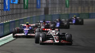 Konkurrenz geht Haas an: Unsportlich! Schmutzige Magnussen-Tricks analysiert Konkurrenz geht Haas an: Unsportlich! Schmutzige Magnussen-Tricks analysiert