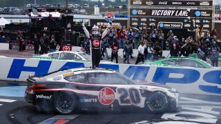 NASCAR Loudon: Bell siegt beim Regenreifen-Chaos auf der Magic Mile