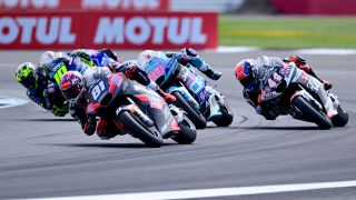 Sensationelles Moto2-Rennen in Silverstone! Senna Agius triumphiert in Fünfkampf Sensationelles Moto2-Rennen in Silverstone! Senna Agius triumphiert in Fünfkampf