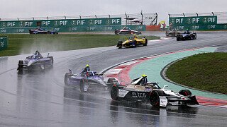 Formel-E-Rennbericht: Cassidy besiegt Porsche-Duo im Regen von Shanghai Formel-E-Rennbericht: Cassidy besiegt Porsche-Duo im Regen von Shanghai