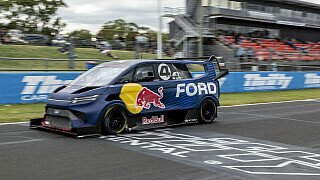 Ford Transit SuperVan 4.2 fährt Nordschleife unter 7 Minuten Ford Transit SuperVan 4.2 fährt Nordschleife unter 7 Minuten