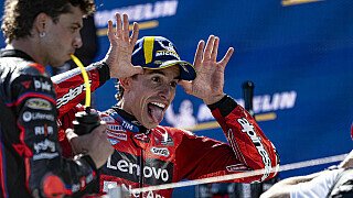 MotoGP kurios: Marc Marquez gewinnt Auto beim Avocado-Shoppen - und veralbert Bruder Alex MotoGP kurios: Marc Marquez gewinnt Auto beim Avocado-Shoppen - und veralbert Bruder Alex