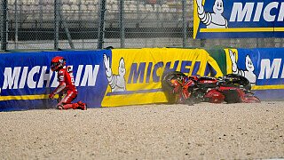 Marc Marquez stürzt im Misano-Sprint: Der MotoGP-Sturz im Bild