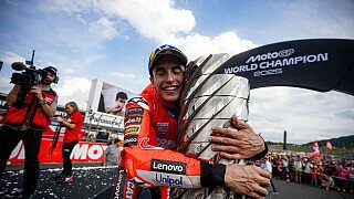 Die MotoGP-Welt ehrt Weltmeister Marc Marquez: "Größtes Comeback in der Sport-Geschichte!" Die MotoGP-Welt ehrt Weltmeister Marc Marquez: "Größtes Comeback in der Sport-Geschichte!"