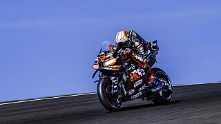 Bezz dominiert, Bagnaia crasht