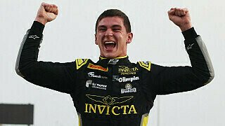 McLaren holt F2-Champion