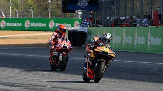 Acosta schlägt Marquez nach Strafe!