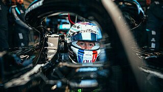 Doriane Pin fährt als erste Frau F1-Mercedes in Silverstone